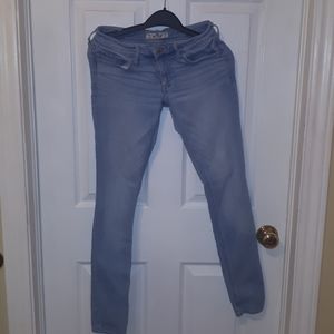 LADIES HOLLISTER JEANS